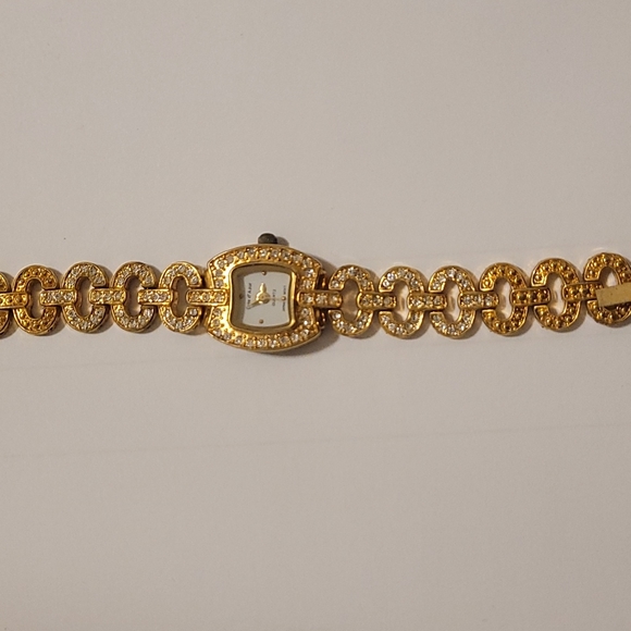 Ladies Gold tone watch - Picture 2 of 3